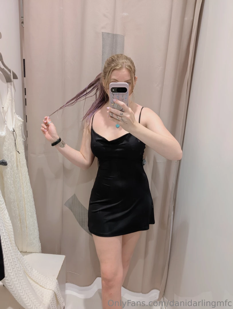 If you love me you ll tip 20 on this post so i can keep shopping and 