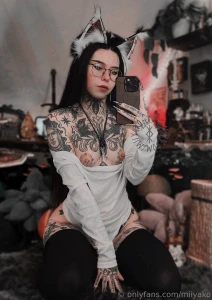 Can this nerdy fox slut show you her skills