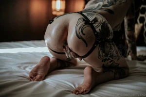 Would you just stay there and watch me how i touch myself