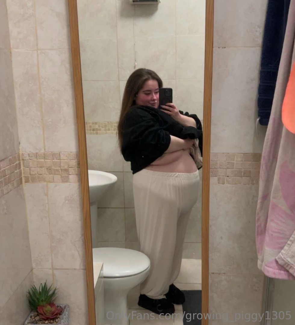 Swipe for the belly after a full dominos and sides i wasn t satisfied 