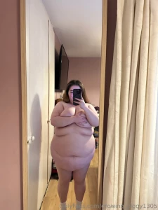 Just an update belly is starting to round out a lot more the roll part 3