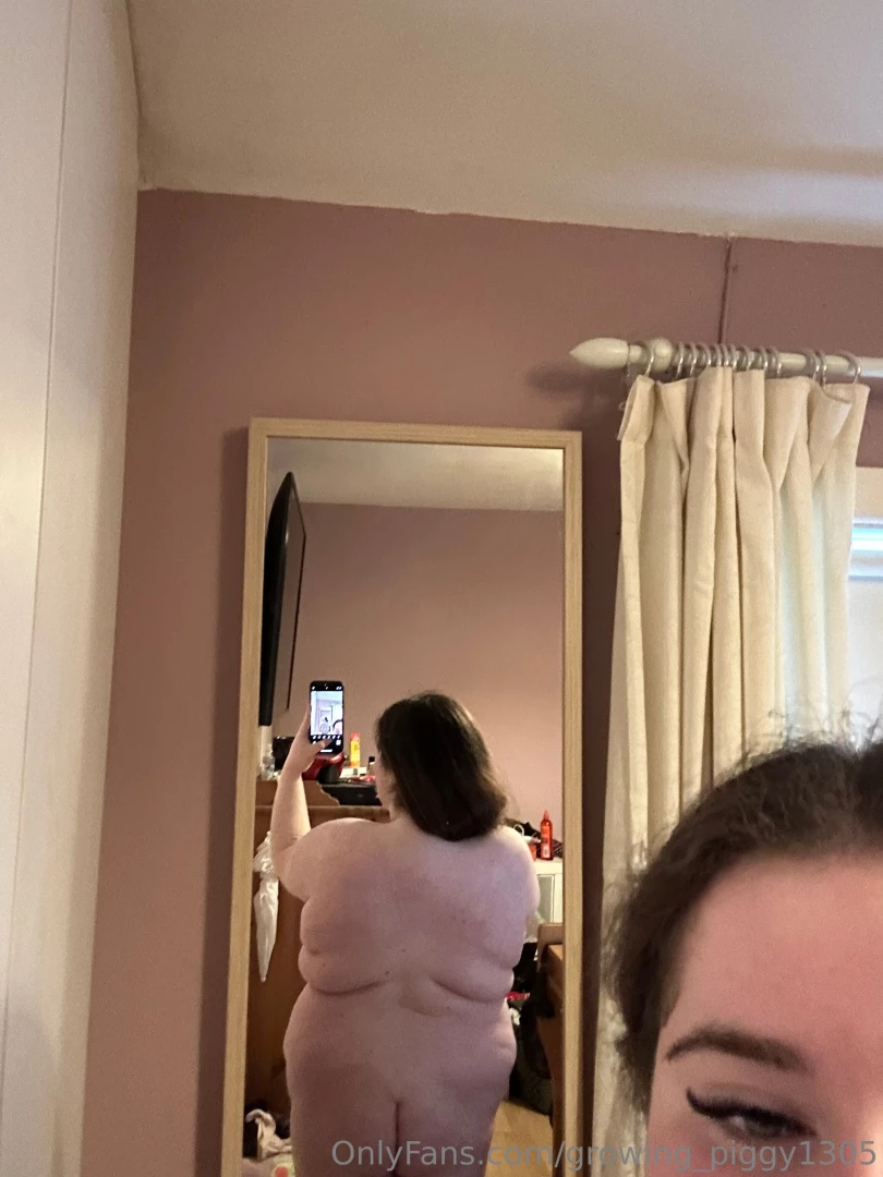 Just an update belly is starting to round out a lot more the roll 