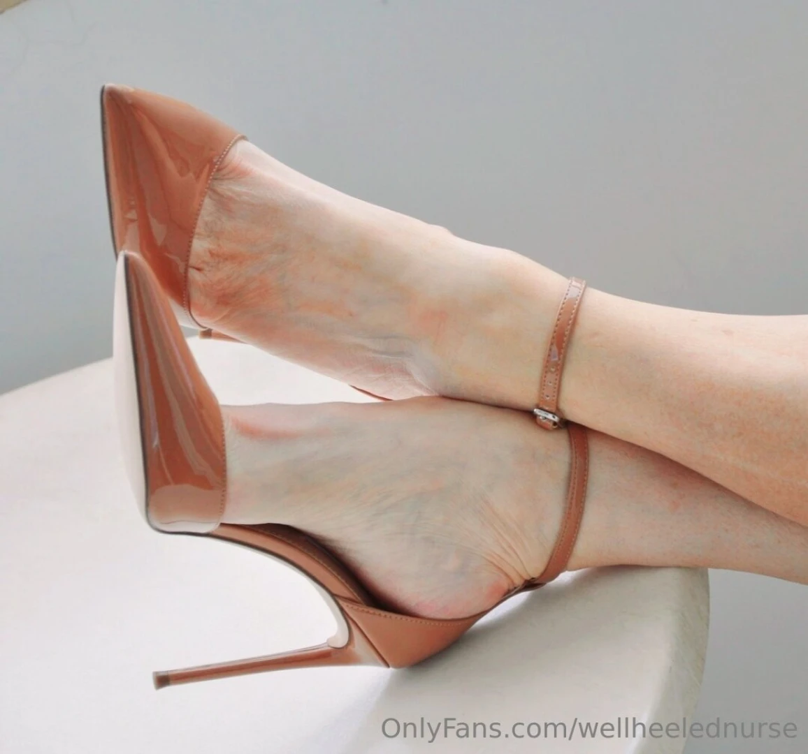 Nude highheels with ankle straps 
