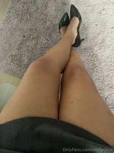 Hi guys i wish you a great day kiss my feet if you make it good i