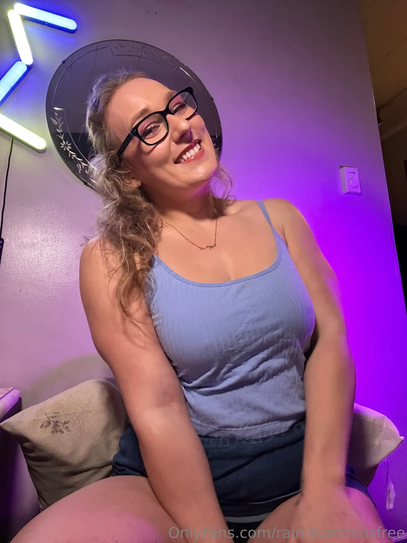 Streaming tonight - late night vibes https www twitch tv rainkummins part 1 