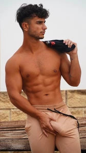 I wanna see ur hot dick babe