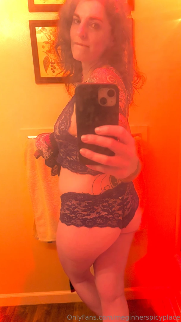 Trying out the new red heat lamp in my bathroom do you like to chase 