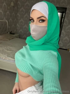 A real whore in a hijab isn t it true that your cock turns to stone part 29