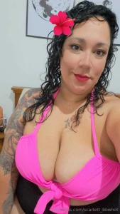 Do you like how the swimsuit looks on me