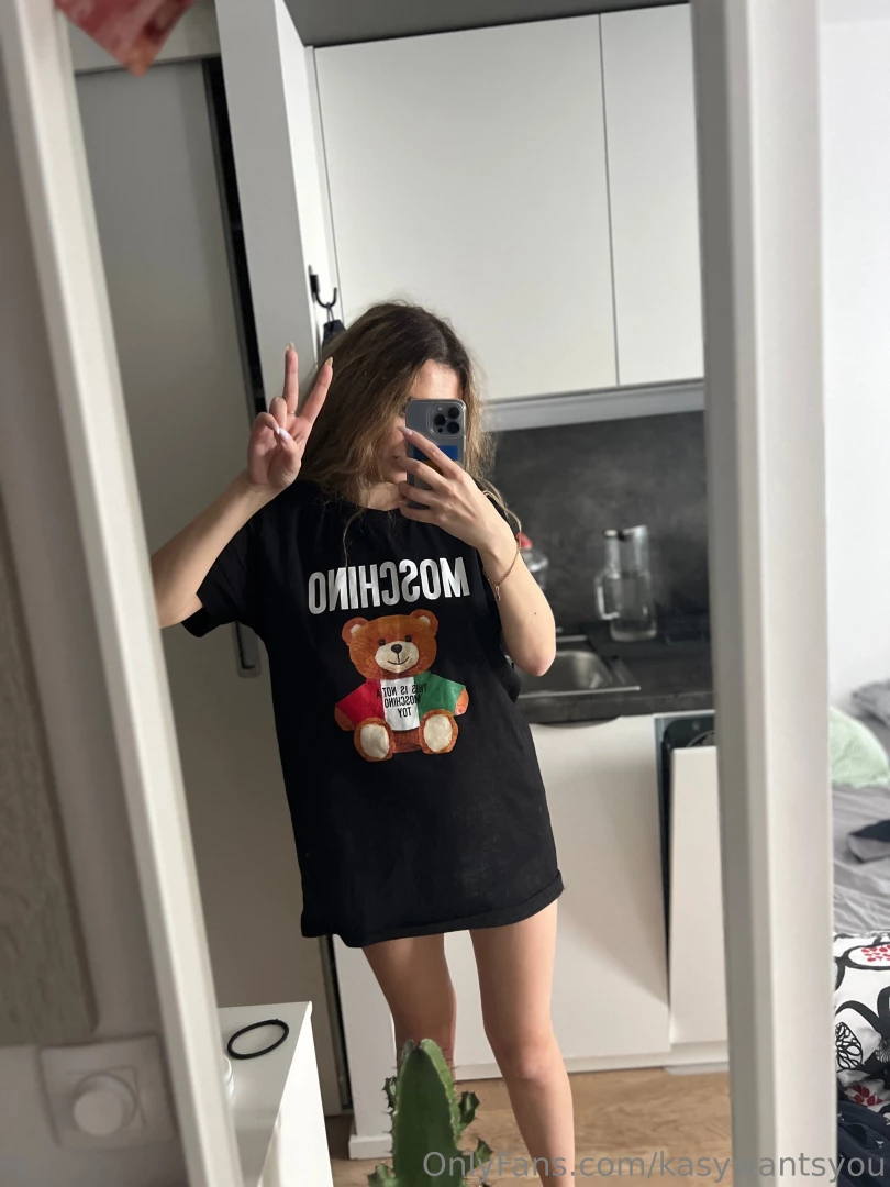 Good morning i like to sleep in oversized t-shirts what do you think 