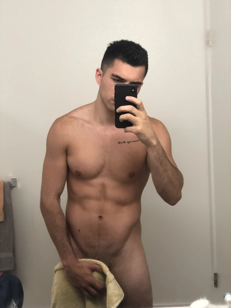 joey-gentile - After shower pic p click to open 