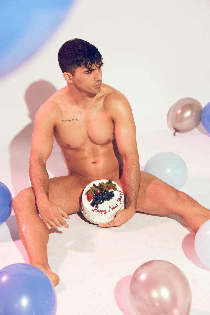 My birthdays in 7 days so i wanted to be naked to celebrate the new 