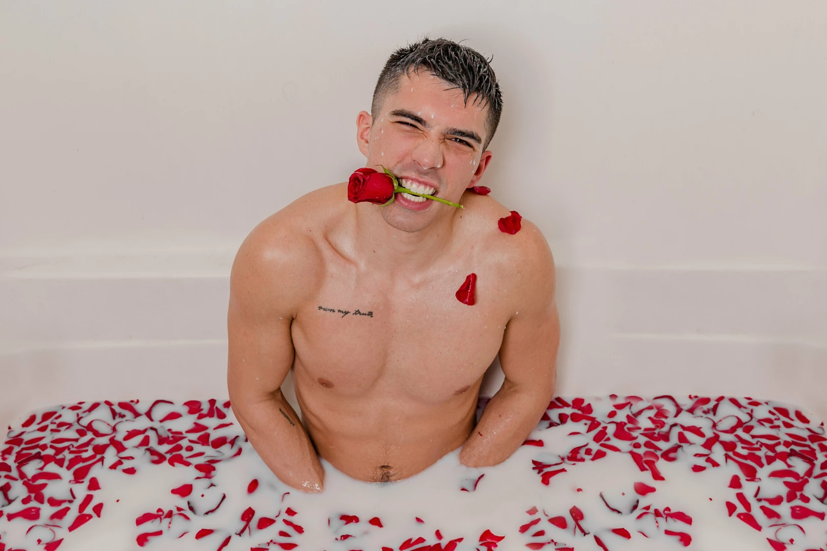 I love taking nudes in the bath tub 