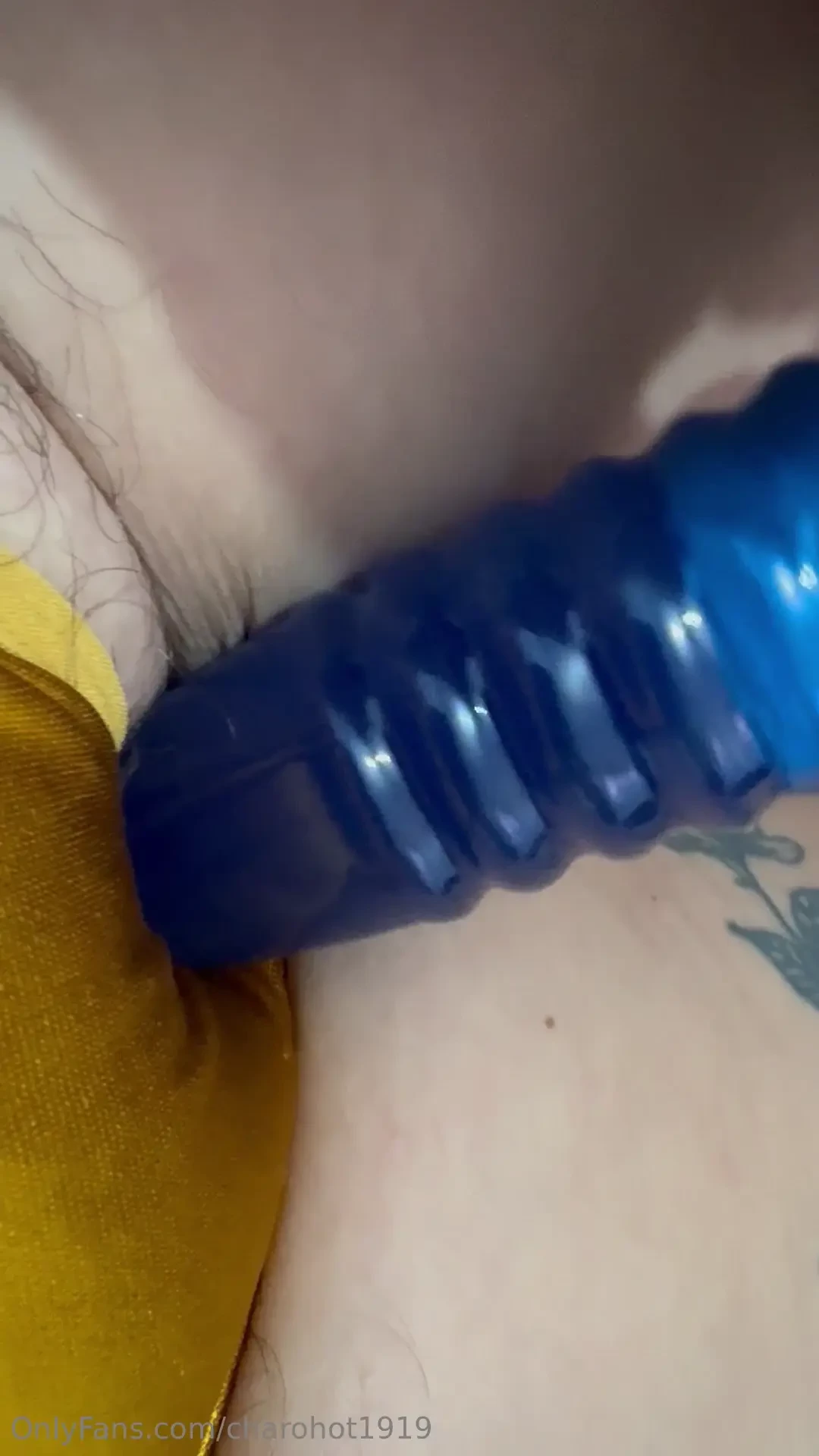 Do you want to see how i play with my clitoris 