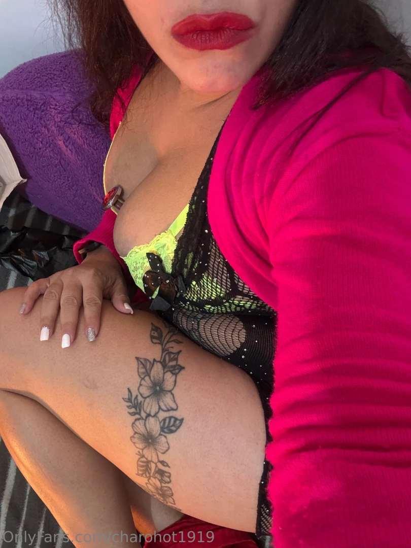 Do you want a video call with a plug in my ass 