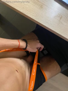 Tu viens mettre ta main dedans et la sortie pour en faire quoi par la