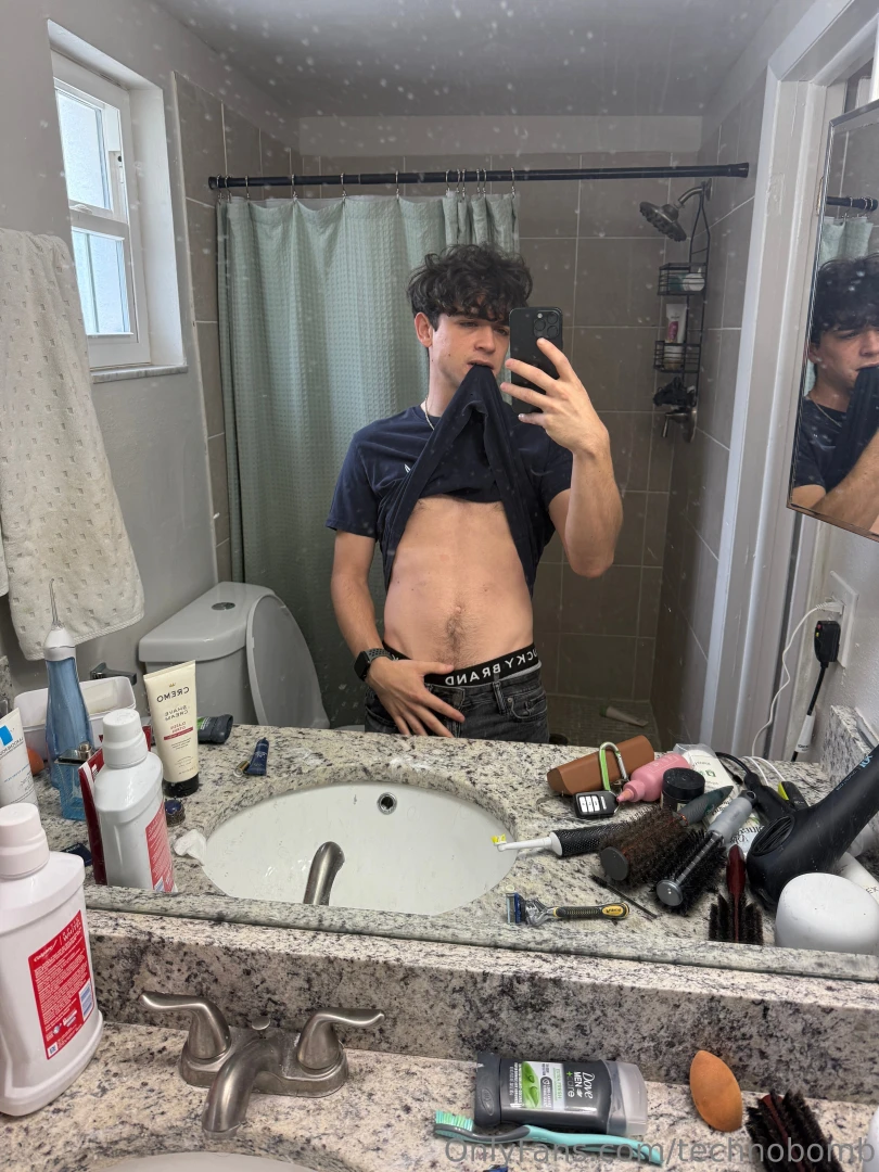 I m taking care of bidness rn but ima not be forgetting about yall 