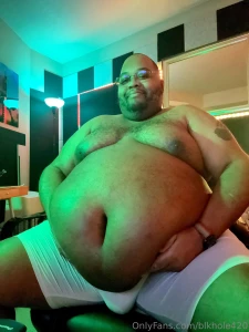 Oof so horny and made a little mess part 1