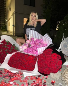 I love roses red is the color of passion but bouquets are so clich it part 1
