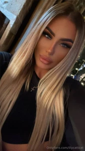 What can u read in my eyes honey