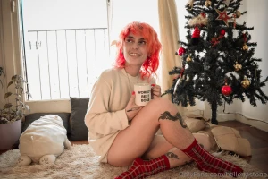 I wish i wasn t so lonely for christmas but its ok nothing wrong with part 1