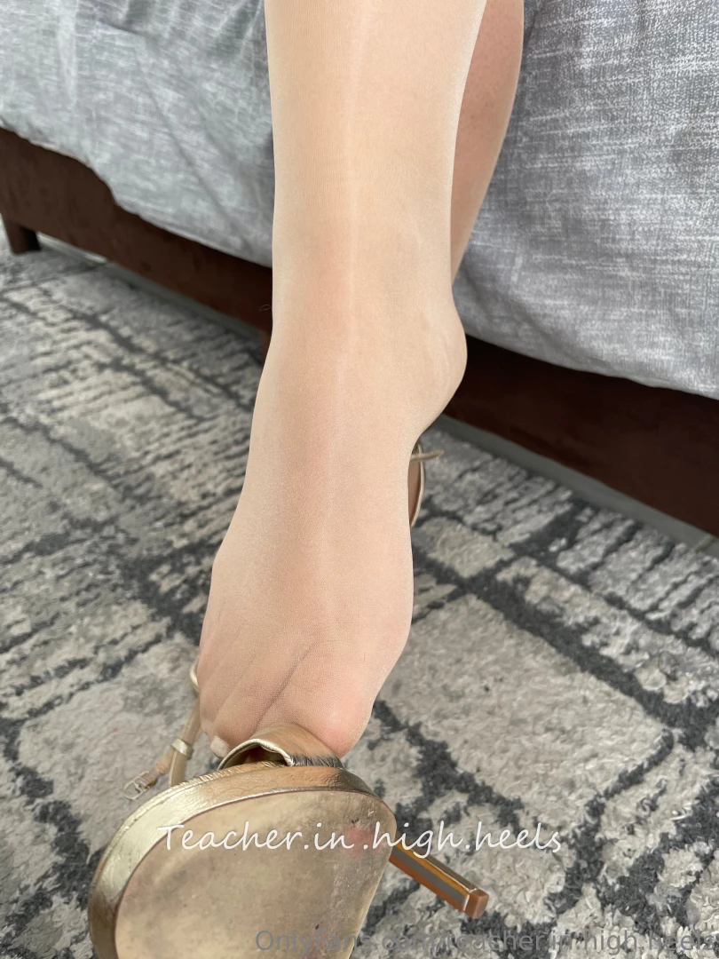 Like the nude shiny tights and golden shoes part 15 