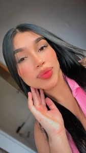 Chubby girl smash or pass be honest idm