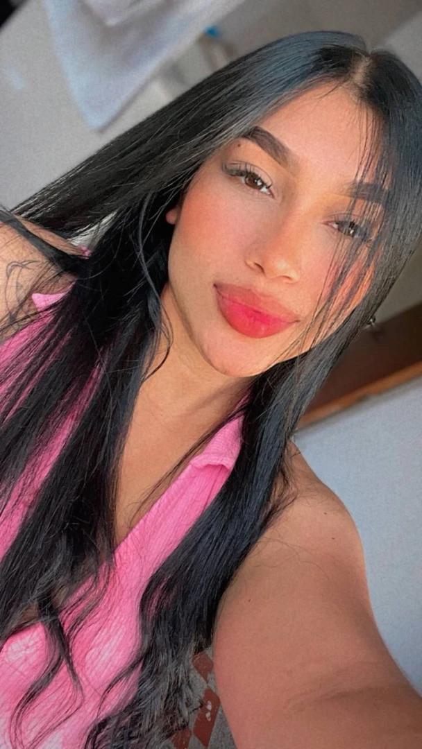 You would like a kiss from this sexy lips wouldn t you and this lips 