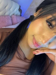 Only say hi if you like chubby women lol