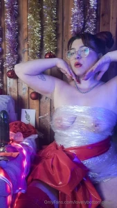 Keep calm you can look at the gift without touching it can you can you