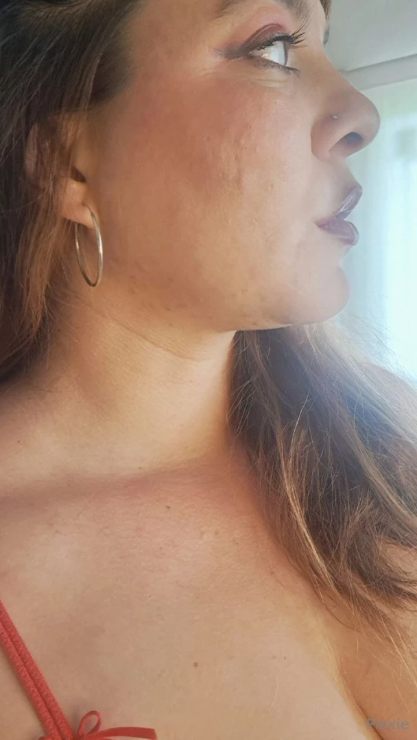 Do you wanna kiss this mouth 