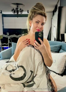 Right now i m playing with my pussy and i want to cum do you want to