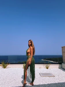 Tell me would you survive the heat if i walked past you like this