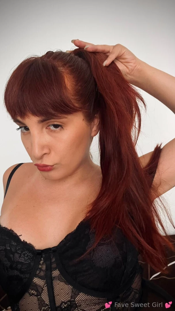 In black lace and with my vibrant hair i m ready to be your dream 