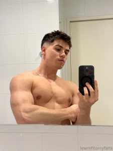 About to get hella pump on in this shower