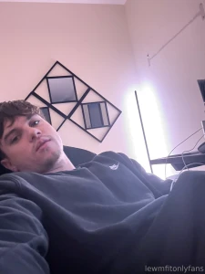 Filming myself rn touch down there