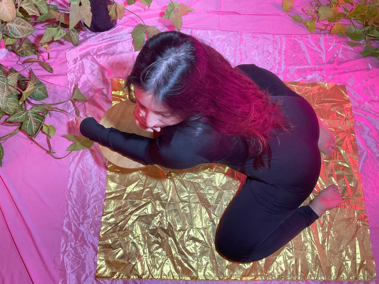 Hey filthy bitches how much skin can make you leak 