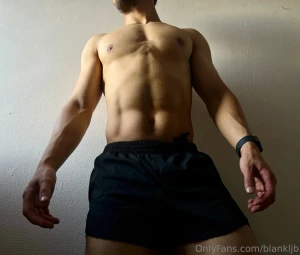 El llegar del gym luego de una rutina intensa de piernas me deja todo part 1