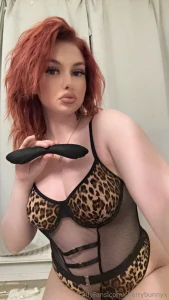 3 luukku g-spot dildo