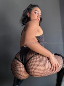 Learn your place as my wallet and dont ever forget it b e n e a t h m