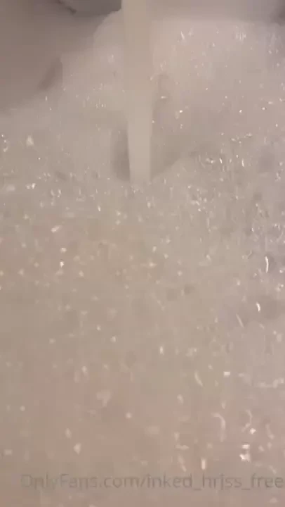 Full parts to get wet and the wet sequel here inked_hriss 