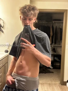 Come get this horny juicy cock i want someone to get on their knees