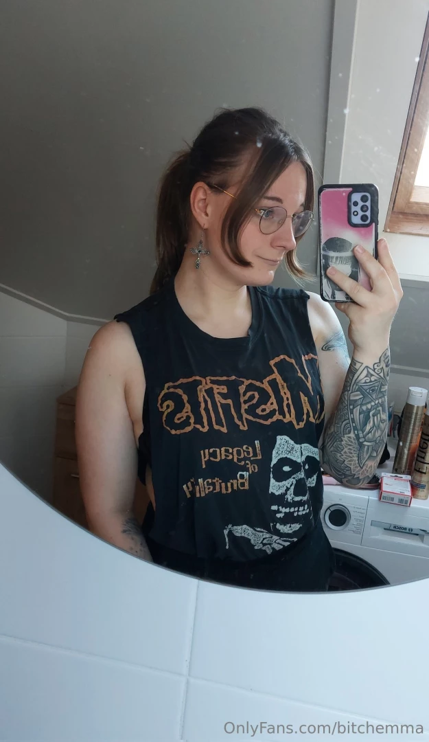 Wanna work out with me mommy will give you a warm-up in bed 