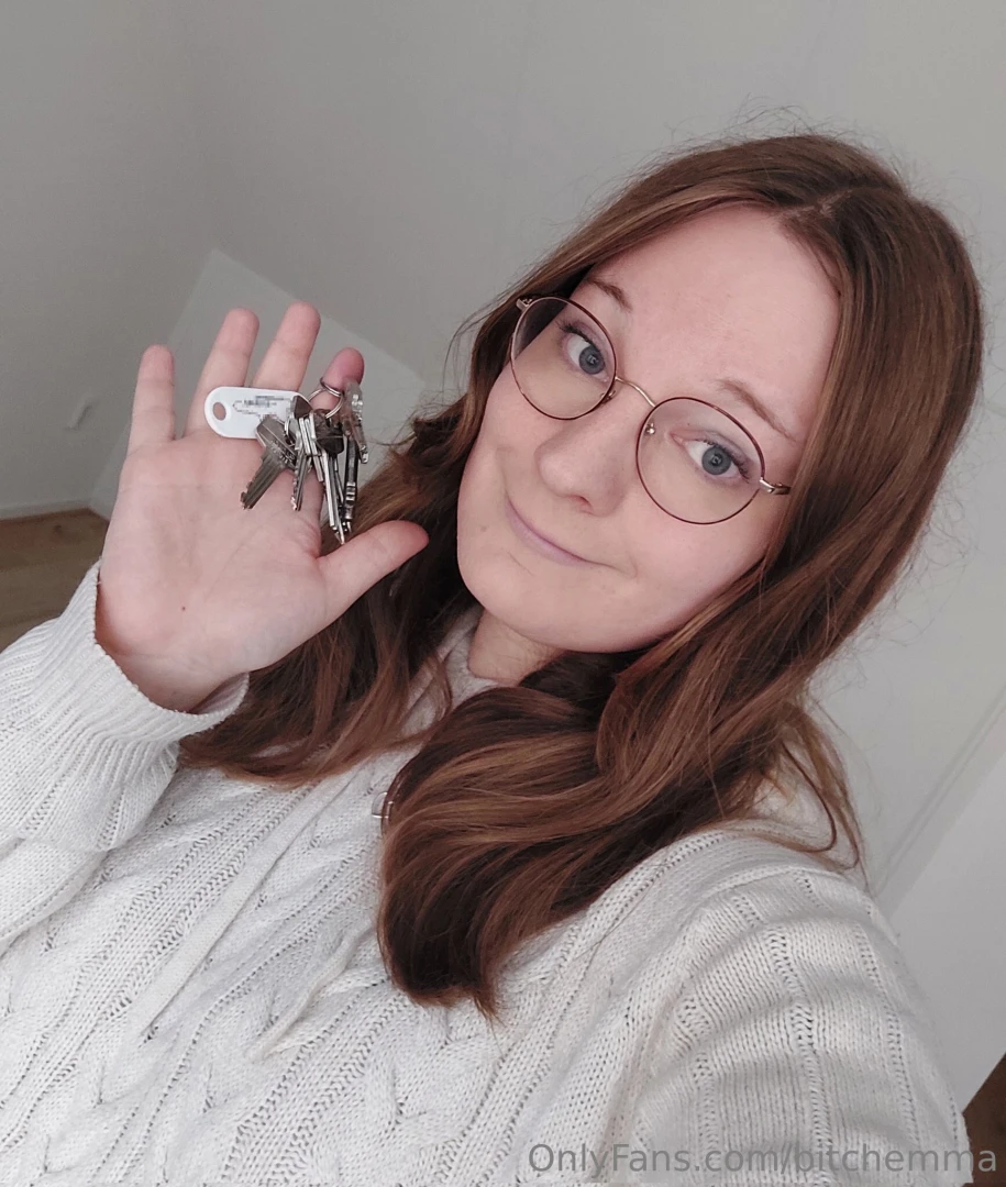 Got my new apartment keys so prepare for a new setting of course i ll 