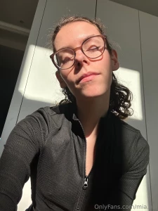 Lazy mornings soft sunlight and a lil bit of mischief on my mind what