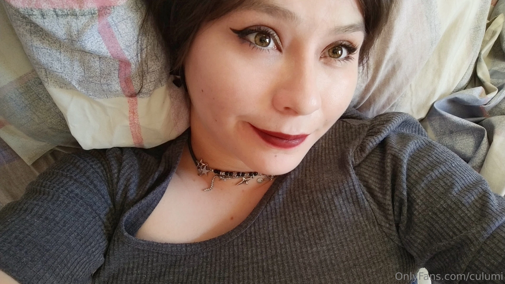Maquillaje de a o nuevo uwu que opinamos jiji ojala lo hayan pasado 