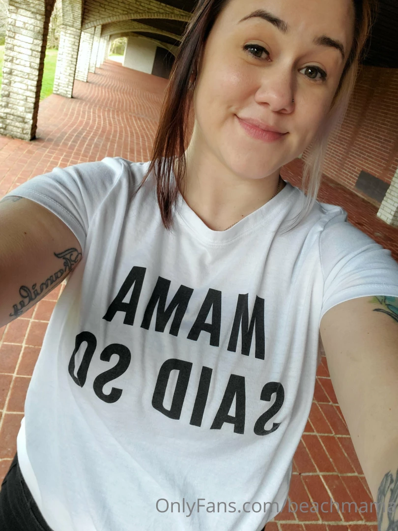Hey guys mama needs help please tell me what you want so i can make 