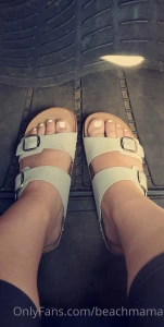 Thank you fans for my birthday gifts nails done toes are done im ready