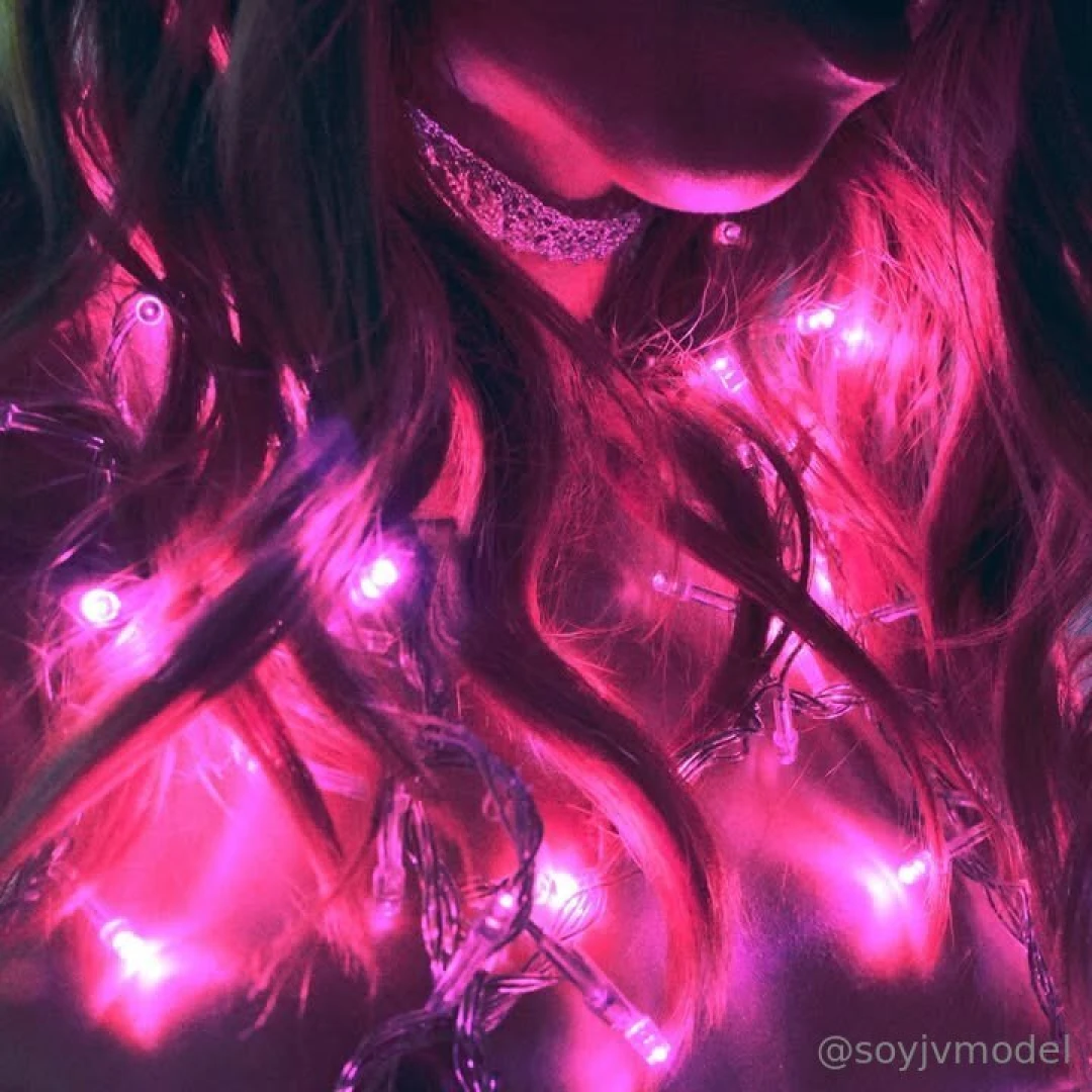 Holiday season model cami 