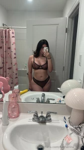 Estoy demasiado aburrida mis amores me qued sola este fin m ndame unos